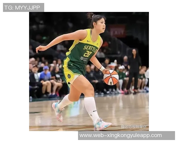 李月汝澳门看展分享美照特别喜欢篮球主题区域的独特魅力