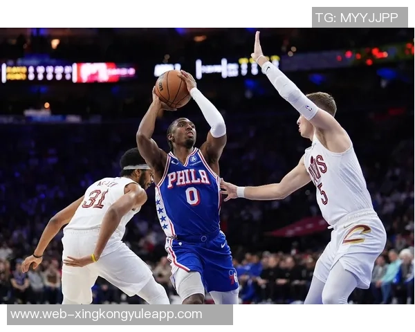 恩比德状态回暖本赛季首次连续两场得分突破30分展现强大实力